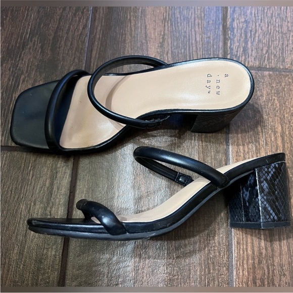 A New Day Black Faux Leather Sandals Sparkly Wedge Heel Sz 7.5M NWOB - Picture 5 of 8